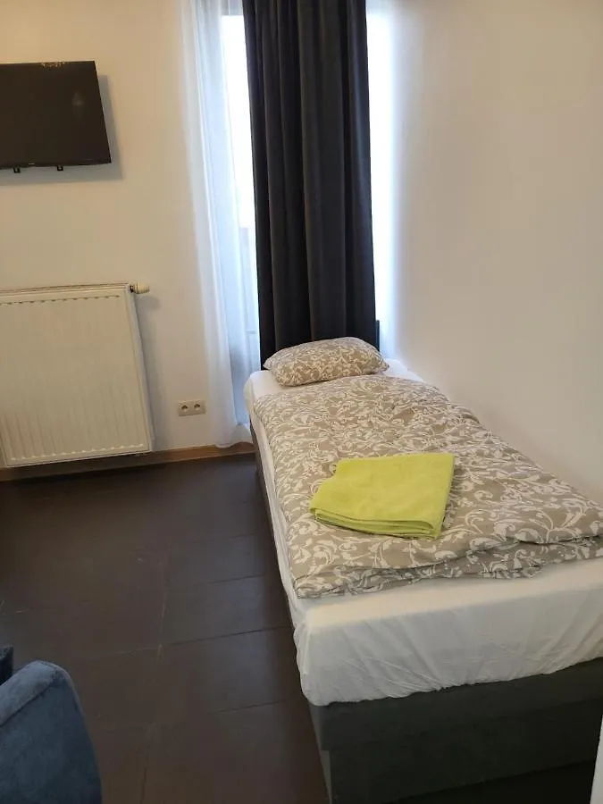 Amber Hostel Szlak Krakow Bed & Breakfast