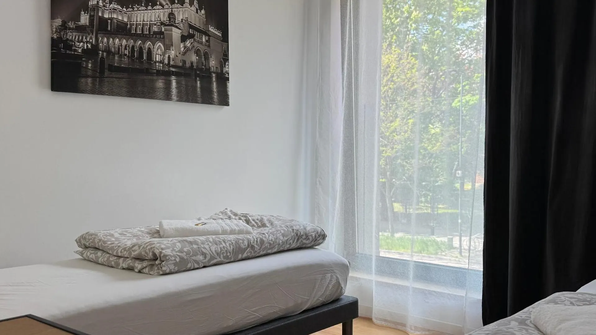 Amber Hostel Szlak Cracovia Bed and breakfast